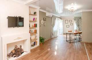 Апартаменты Lux New Year 2020! Christmas tree Николаев Улучшенные апартаменты-40